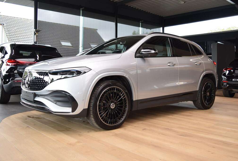 Mercedes-Benz EQA 250+ AMG Line / Nightpakket / 20\