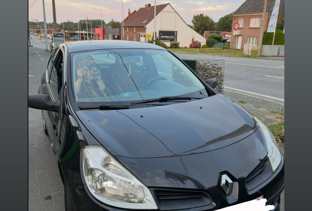 Renault Clio 1.2i 16v Authentique