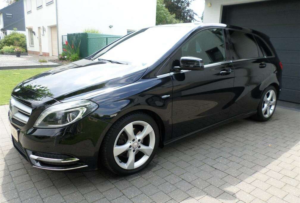 Mercedes-Benz B 180 CDI (BlueEFFICIENCY)