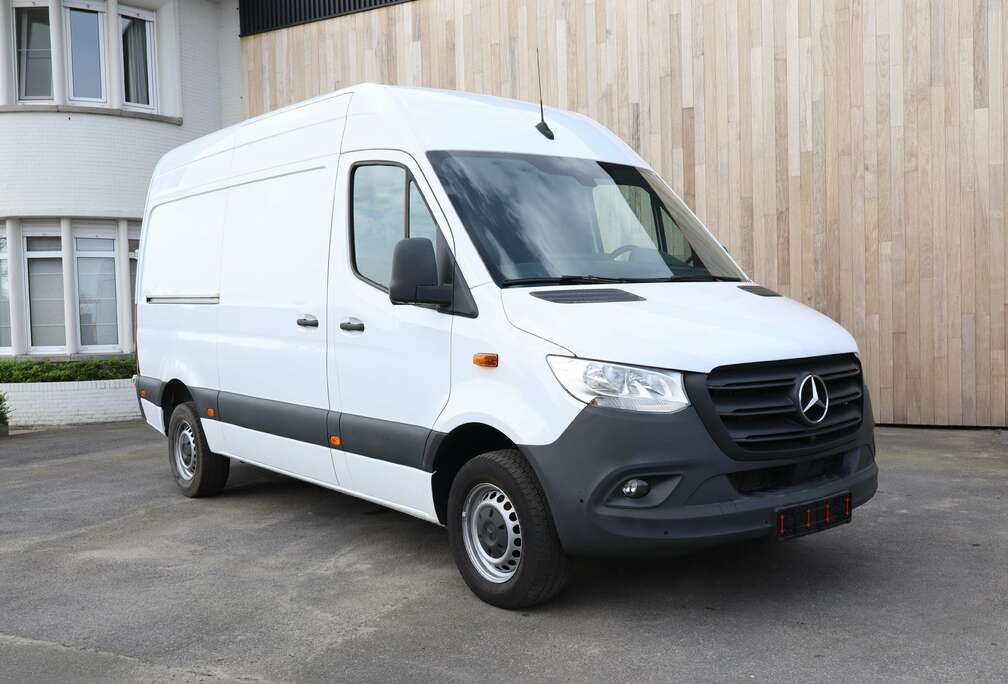 Mercedes-Benz 317 CDI - L2H2 - auto - trekhaak 3.5T - 28250 euro +btw