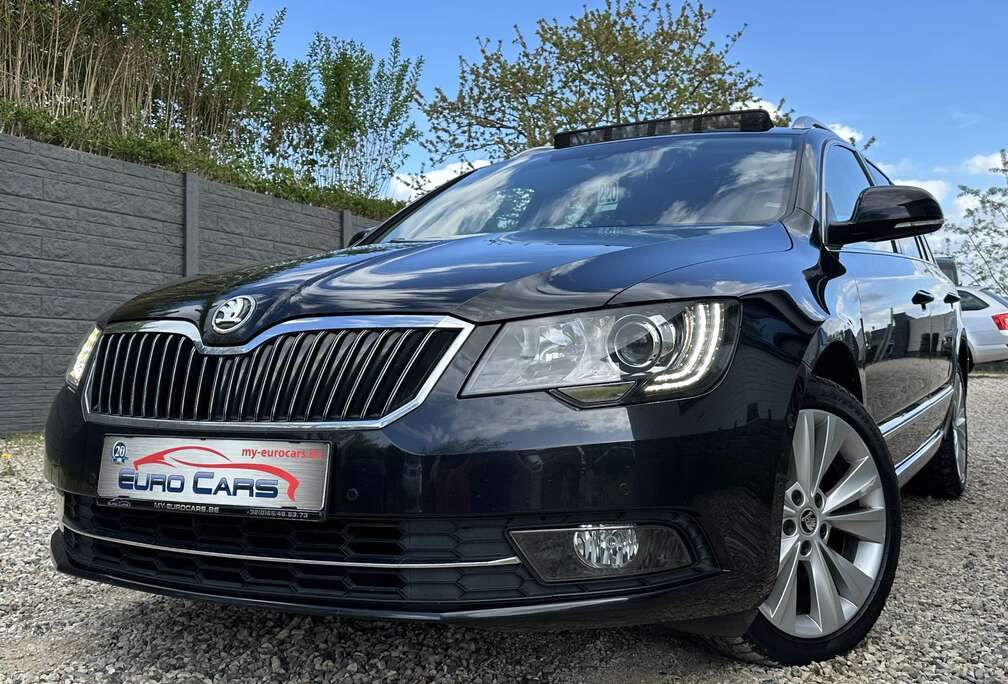 Skoda Combi SW 1.6 CR TDi Elegance FULL OPTIONS/TOIT OUVRANT/PANORAMIQUE/CUIR/XENON/LED/KEYLESS/GPS/CRUISE/SOUNDSYSTEM