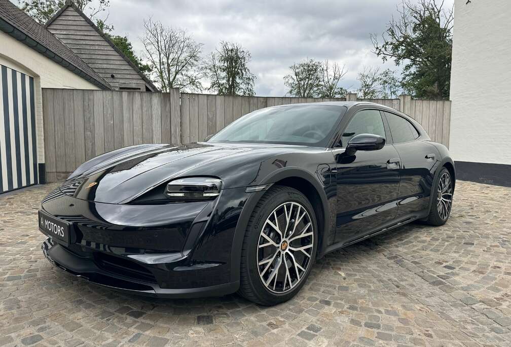 Porsche 4 Cross Turismo 93.4 kWh / SPORT / PANO DAK / CARPLAY / LIFT / CHRONO / CRUISE CONTROL / HUD / 360 / BOSE / KEYLESS