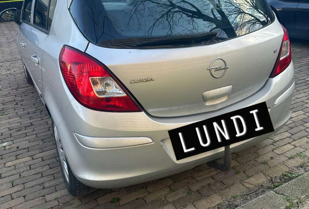 Opel 1.2i Cosmo