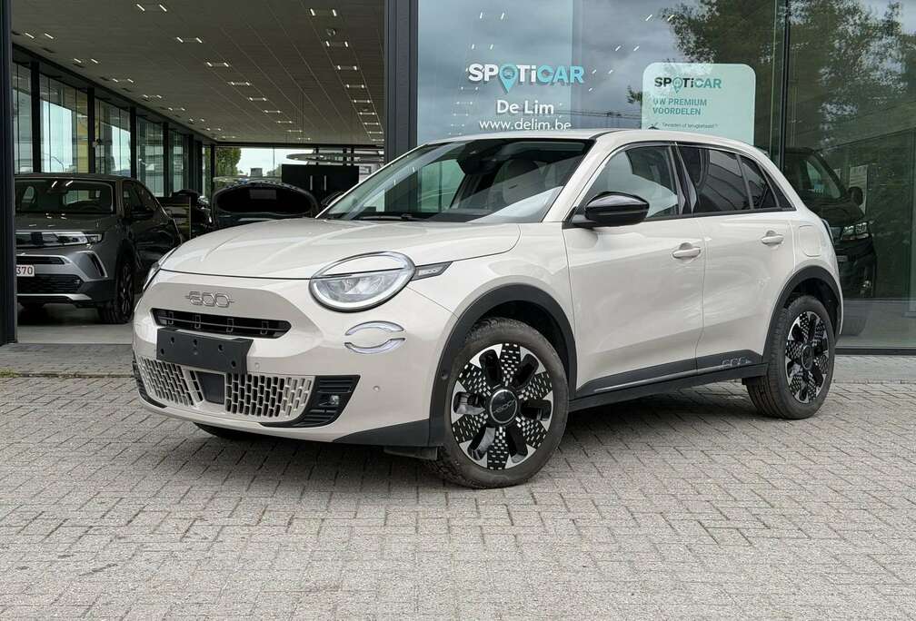 Fiat La Prima 1.2 Hybrid 110pk *Navi*CarPlay*Camera*