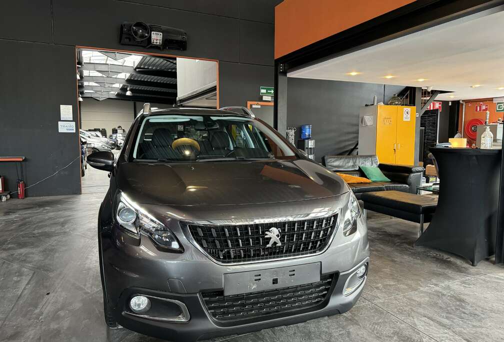 Peugeot 1.2 - 29.000 KM - A/C MEDIA/TEL - LIM/REG - NAVI