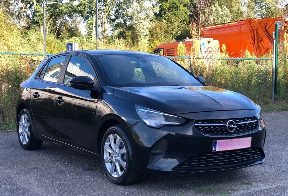 Opel 1.2T Benzine Automatisch met roze paier