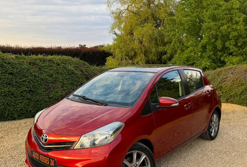 Toyota Yaris 1.33i VVT-i Comfort 100 CV PANORAMIQUE GPS CAMERA CLIM PREMIER PROPRIETAIRE GARANTIE 1 AN