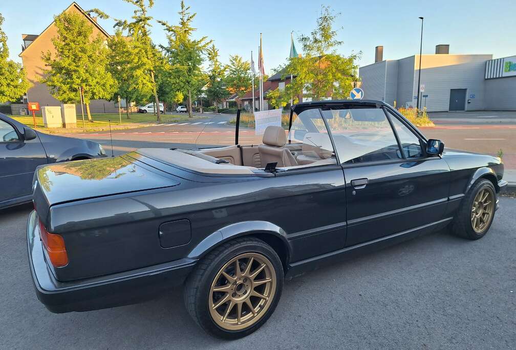 BMW 325i