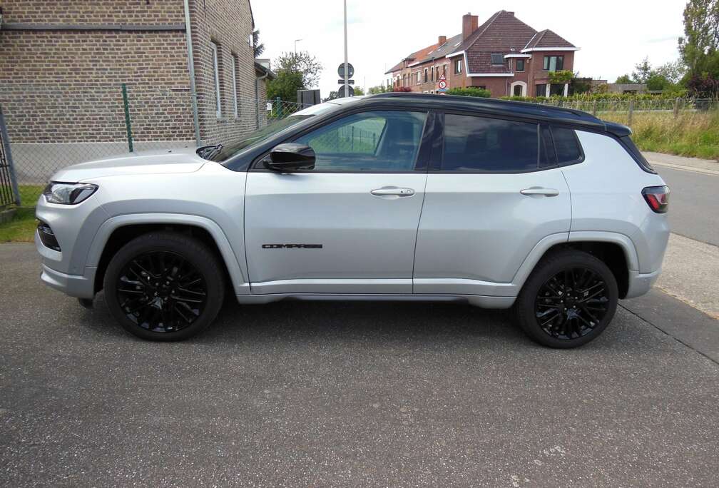 Jeep 1.5T e-Hybrid S - Night Eagle