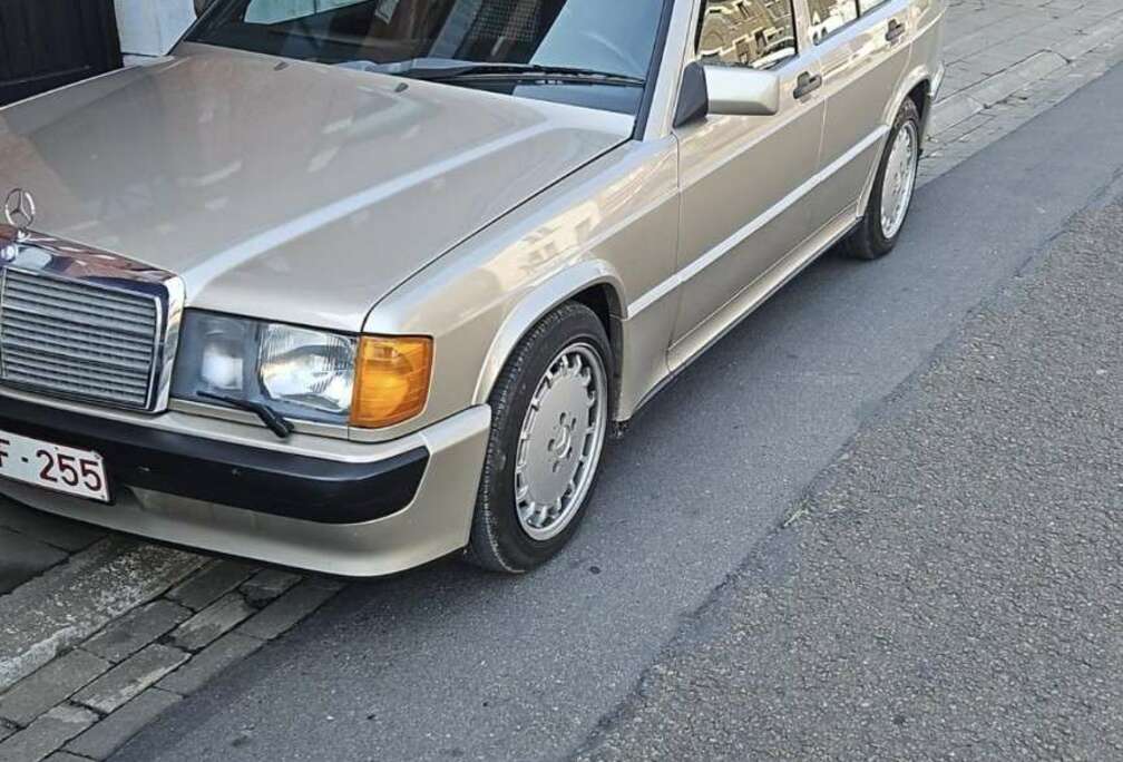 Mercedes-Benz E 2.3 16V Confort