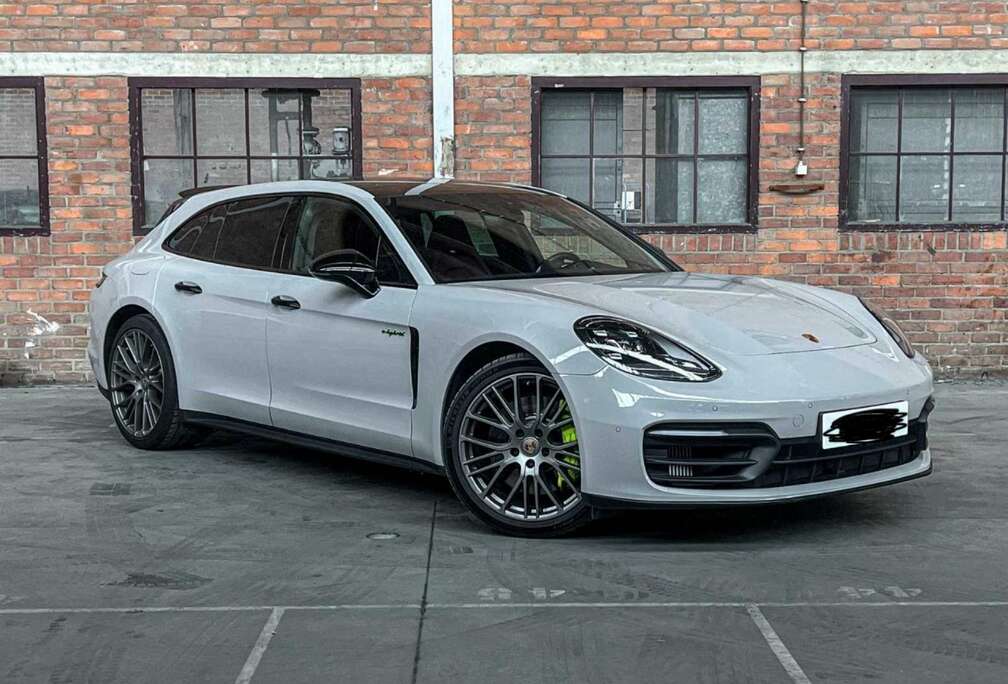 Porsche 4S E-Hybrid Sport Turismo paltinum edition