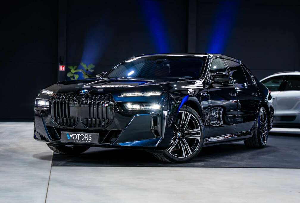 BMW M760e xDrive - Executive Drive Pro - Sky Lounge  Rear Axle Steering  Massage - Soft Close