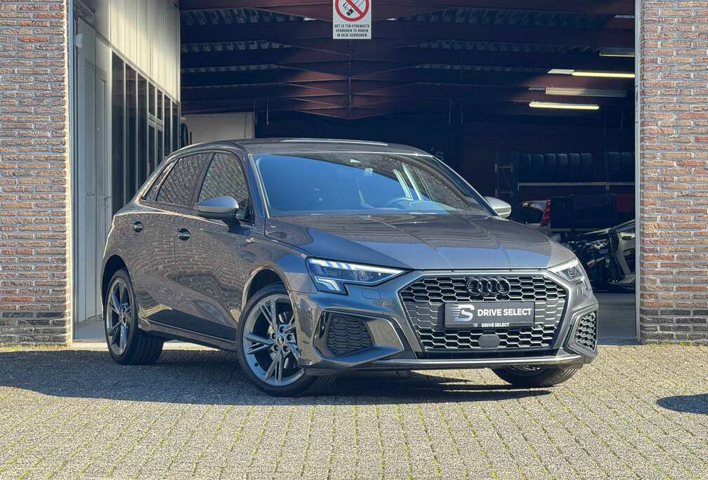 Audi 40 TFSIe S-line  LED  Black Optic  B&O  Ambient  CarPlay