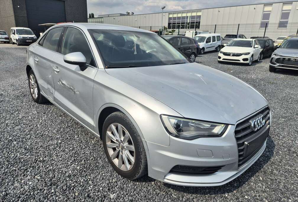 Audi 2.0 TDi / Dégâts Carrosserie / Marchand ou Export