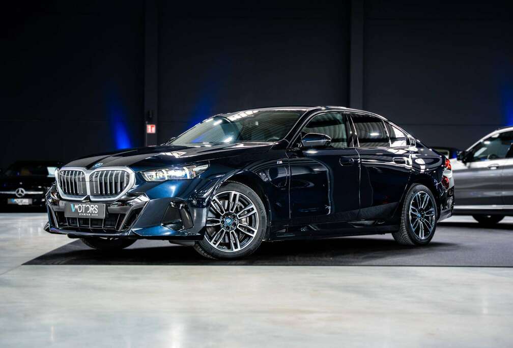 BMW 550e PHEV - M Sport - xDrive - Bowers & Wilkins - Trekhaak - HUD - Parking Assistant Plus - Comfort Pack