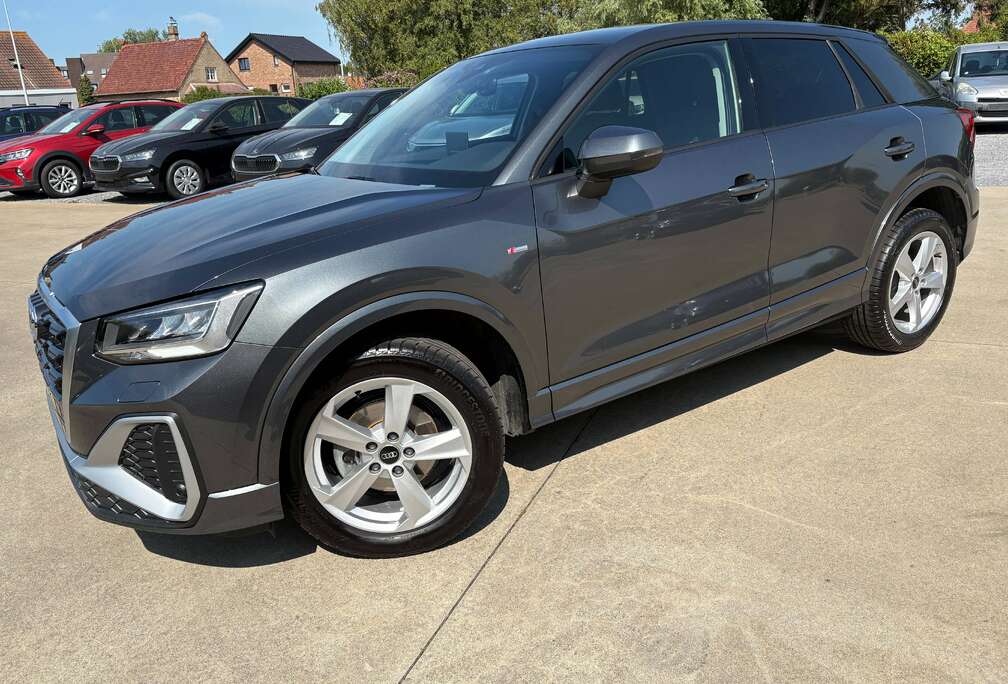 Audi Q2 35 TFSI S line S tronic + Leder + Camera