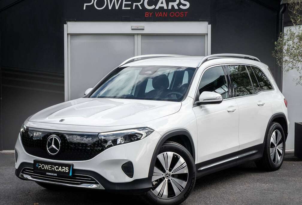 Mercedes-Benz + Progressive | Camera |