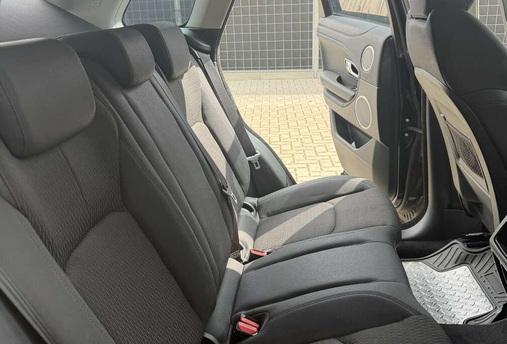 Land Rover 2.2 TD4 4WD Prestige