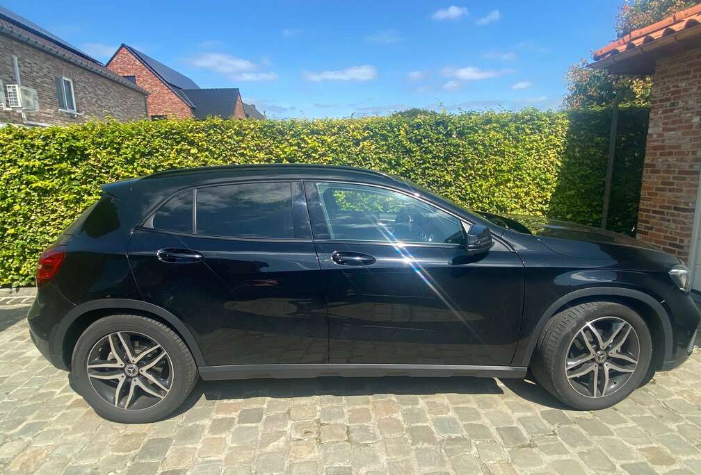 Mercedes-Benz Hachback