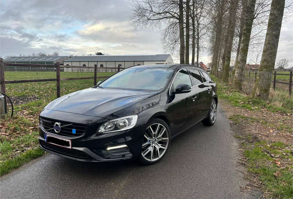 Volvo 2.0 D2 Momentum R-Design Geartronic