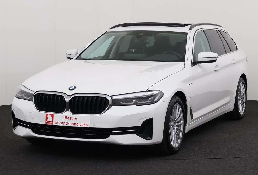 BMW e iA XDRIVE TOURING + CARPLAY + GPS + CAMERA + PDC