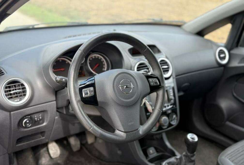 Opel Corsa 1.4i Sport