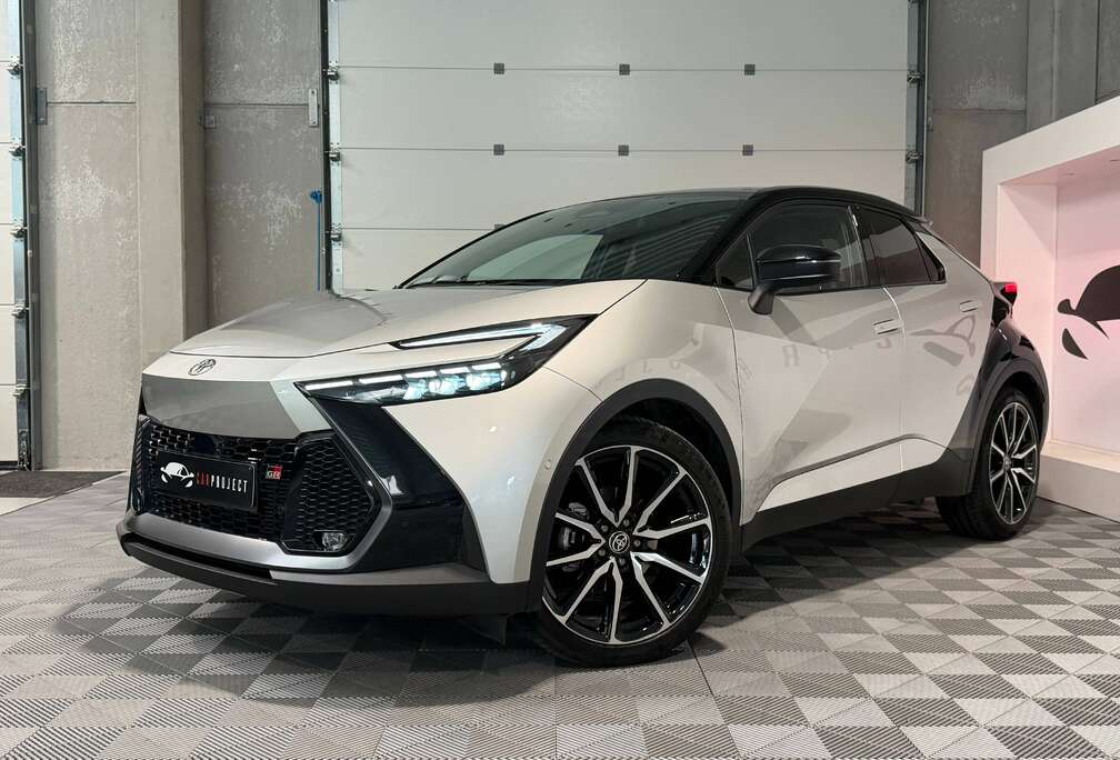 Toyota 2.0 Hybrid GR Sport Bi-Tone E-CVT