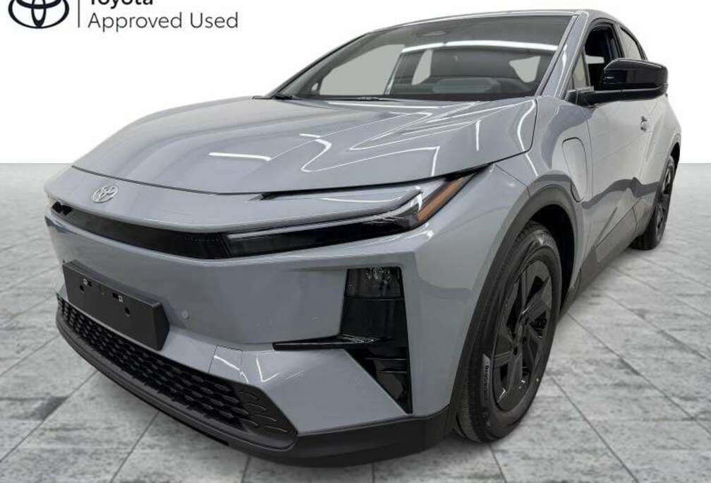 Toyota Icon + Long Range