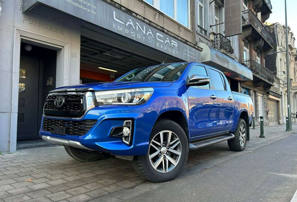 Toyota Hilux 2.4D-4D 4WD Invincible