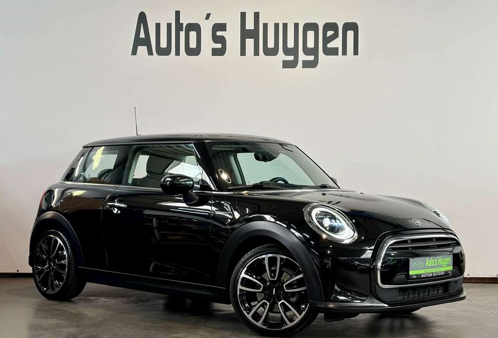 MINI 1.5 One \'Facelift\' met John Cooper Works velgen