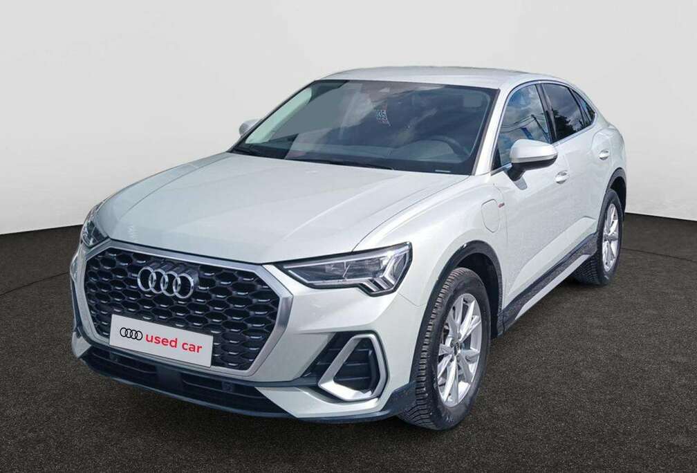 Audi 45 TFSIe S line S tronic (180 kW)