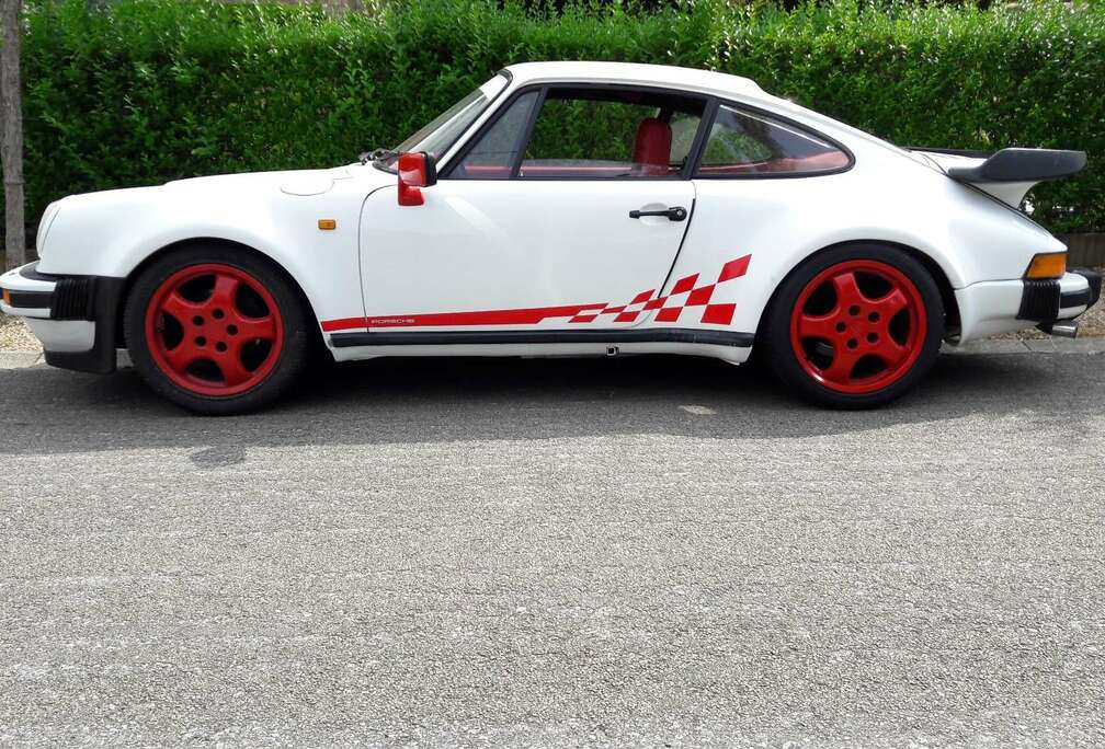Porsche coupe 2.7 boîte 5