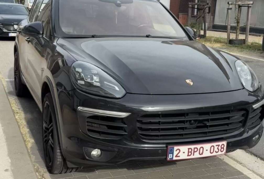 Porsche S Hybrid Tiptronic