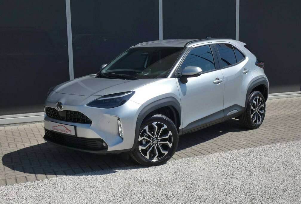 Toyota Hybrid 130pk +Parkeersensoren +Dodehoek +Zetelverwarming +Stuurwielverwarming +Groot scherm
