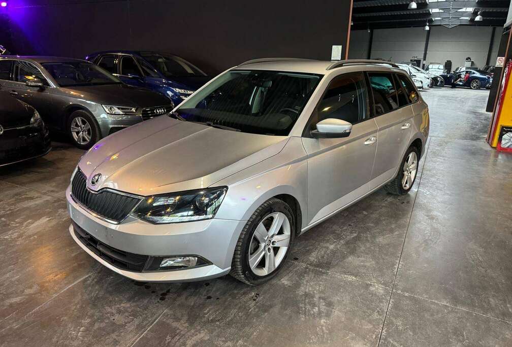 Skoda BREAK - 1.2 AUTOMATIQUE DSG - A/C - MEDIA/TEL - SIEGES CHAUFFANTS