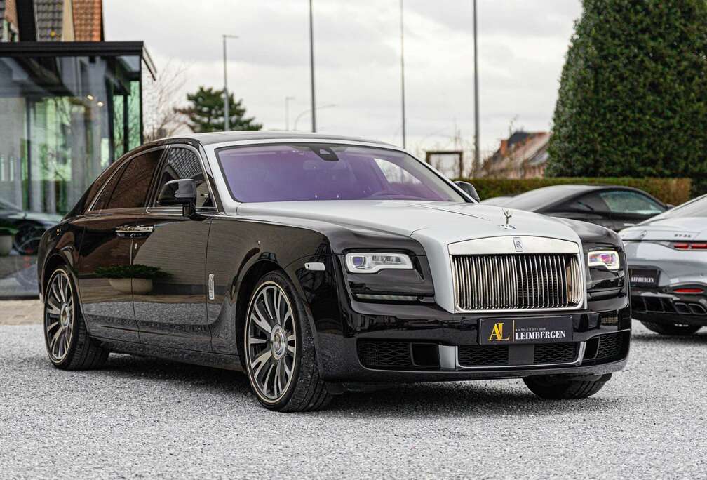 Rolls-Royce V12 / Lyrical Copper / Surround View / Head-Up