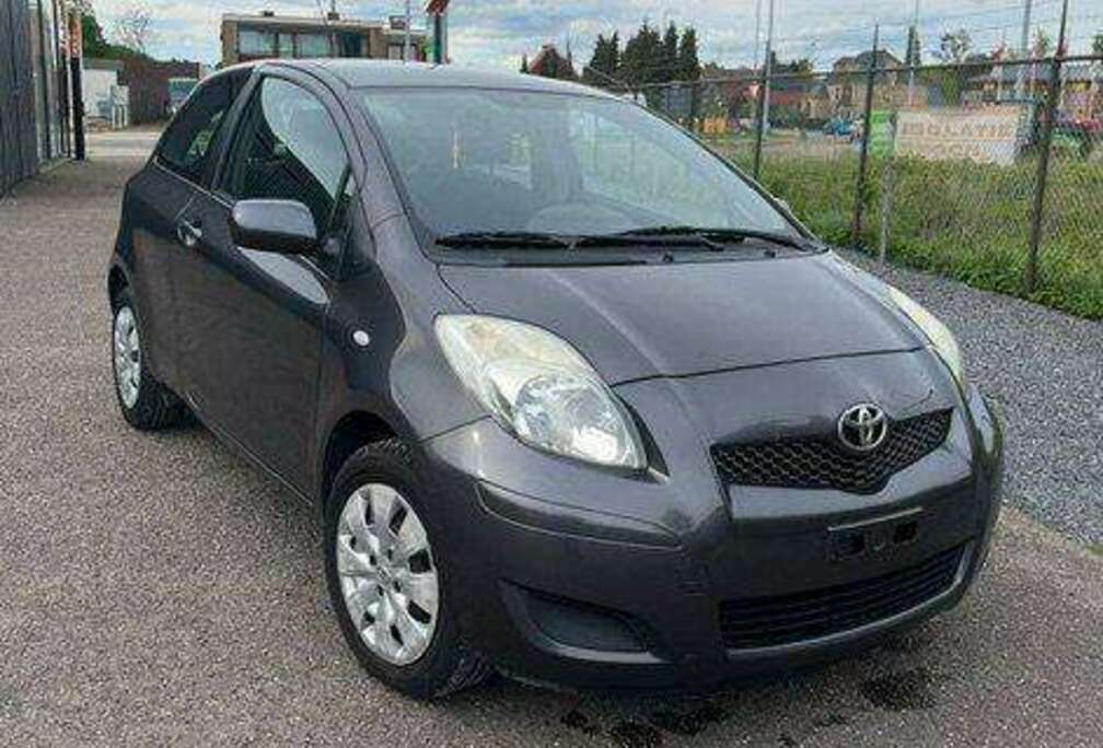 Toyota Yaris 1.0 VVT-i Luna