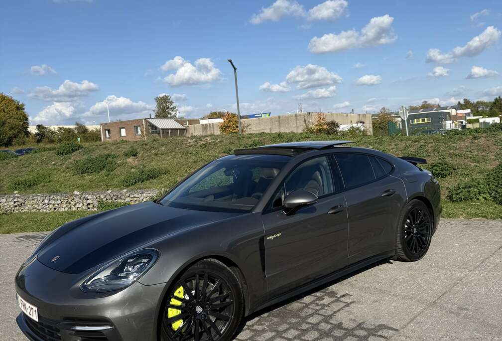 Porsche 4 e-Hybrid Sport Turismo 2.9 V6 Bi-T.PDK (340 kW)