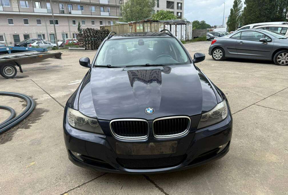 BMW Touring 318iA Lifestyle Line