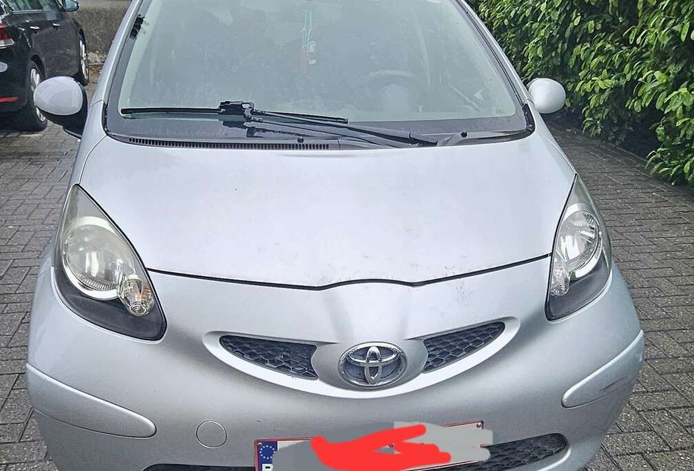 Toyota 1.0i VVT-i Blue