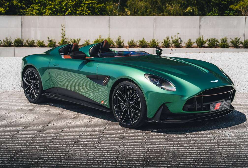 Aston Martin DBR22 / 1 OF 22 / DBR22 Green / Carbon