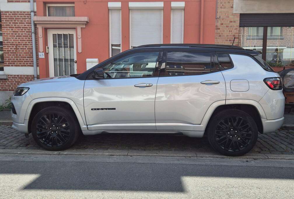 Jeep Compass 1.3 T-GDI 4xe PLUG-IN HYBRID Automatik S