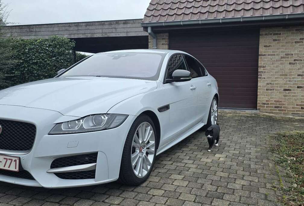 Jaguar 2.0 D AWD R-Sport