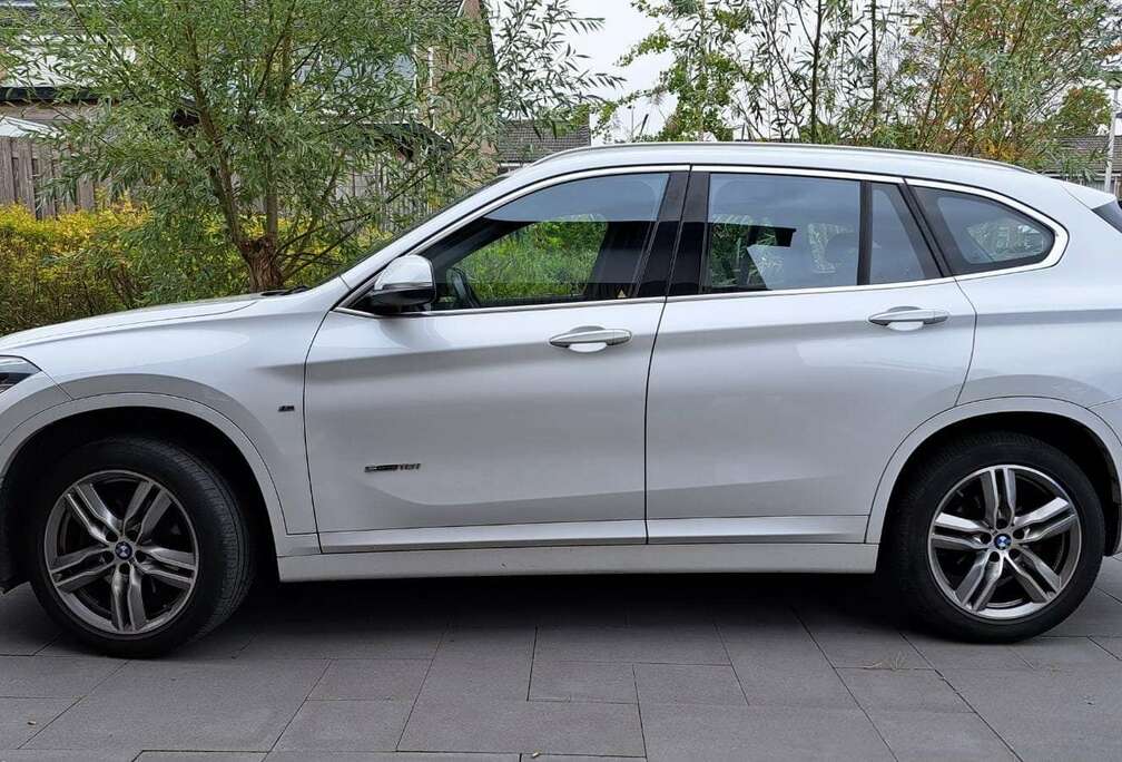 BMW sDrive 18i  M-Sport  Panorama dak  Trekhaak