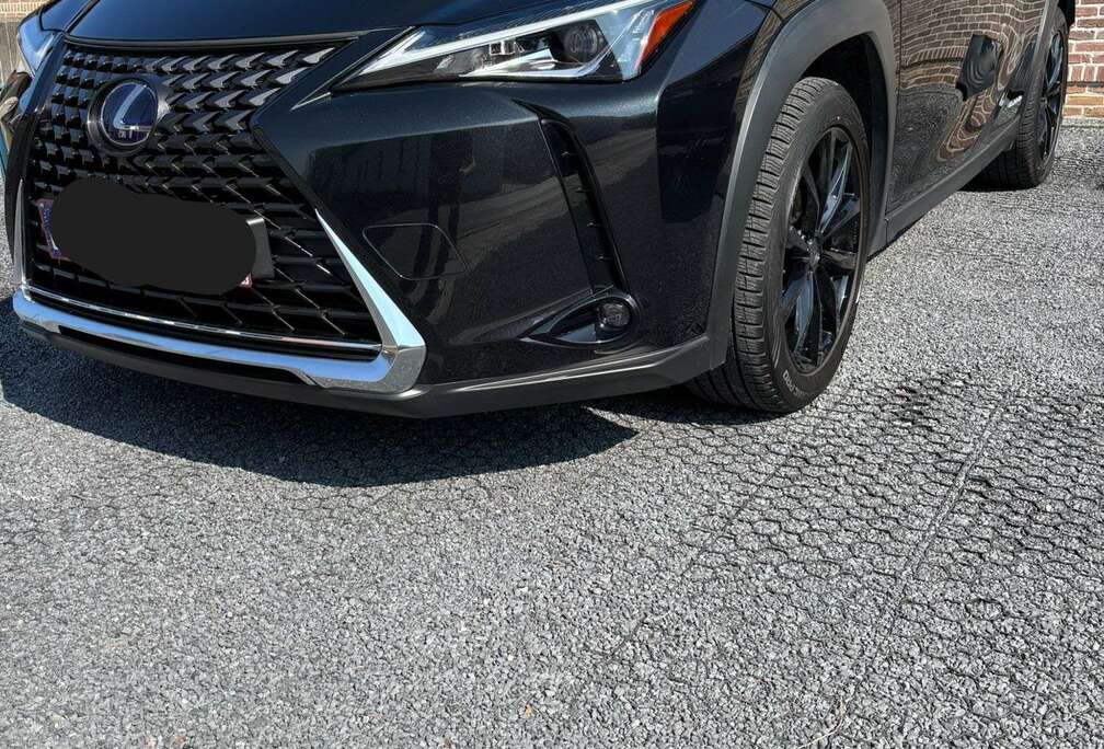Lexus 2.0i FWD Black Line