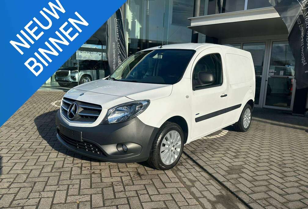 Mercedes-Benz 111 CDI A2 6M 81/110