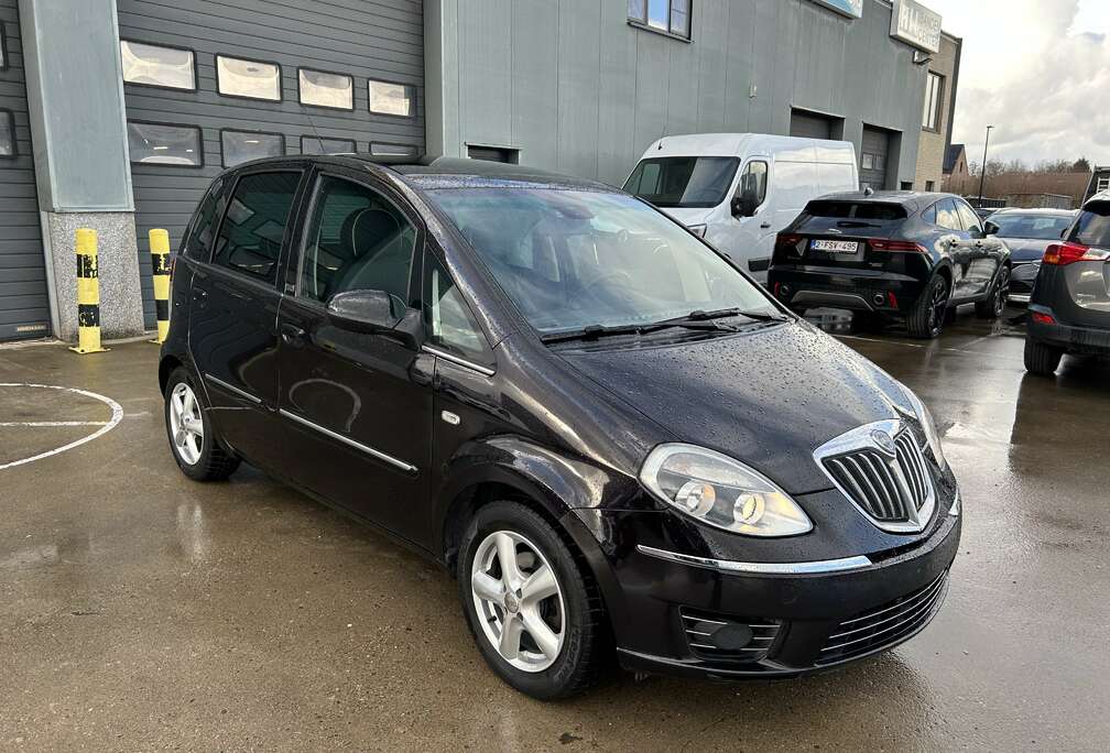 Lancia Musa 1.4i benzine slechts 90000 km incl keuring vk