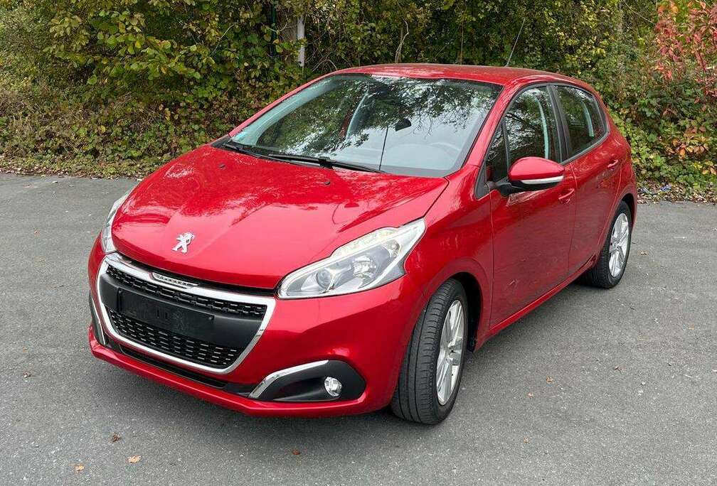 Peugeot 208 1.2i PureTech Signature S