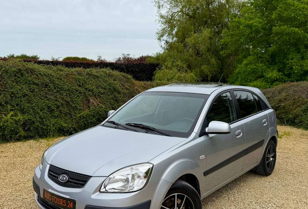 Kia Rio 1.4i LX CLIMATISATION PREMIER PROPRIETAIRE 113.000 KM  GARANTIE 1 AN