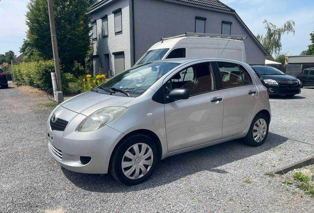 Toyota 1.0i benzine,5deurs+boekje
